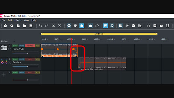 Crossfade objects on two tracks with the fade handles