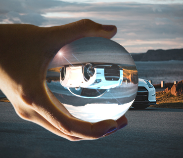 Ilustración del efecto reverso filmando a través de una esfera de cristal