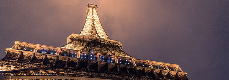 Fotografieren aus ungewöhnlichen Perspektiven: der Eiffelturm von unten Fotografieren aus ungewöhnlichen Perspektiven: der Eiffelturm von unten
