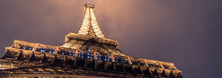 Fotografieren aus ungewöhnlichen Perspektiven: der Eiffelturm von unten